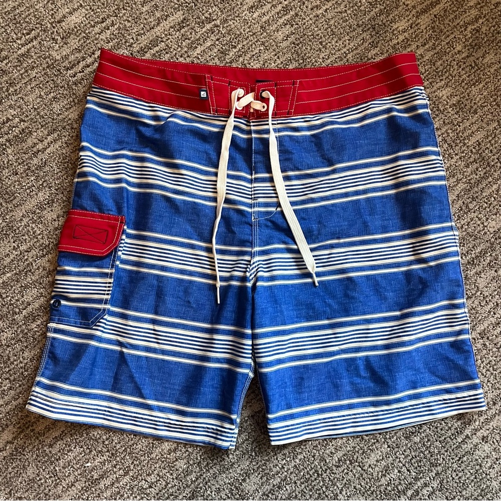 Sperry men’s swim board shorts size 36, red white and blue striped